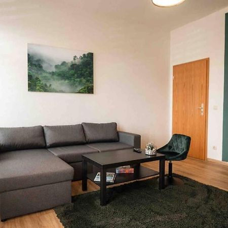 Ferienwohnung Bali Style Mit High Speed Wlan Und Gratis Parkplatz Gera Exterior photo